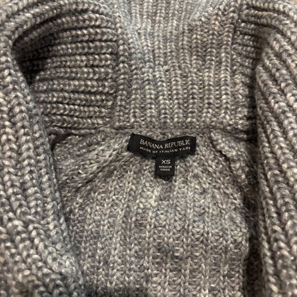 Banana Republic Grat XS long sweater pockets - Picture 3 of 3